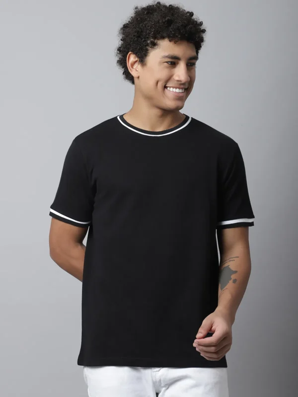 Black Cotton Solid Regular Fit T-Shirt For Men