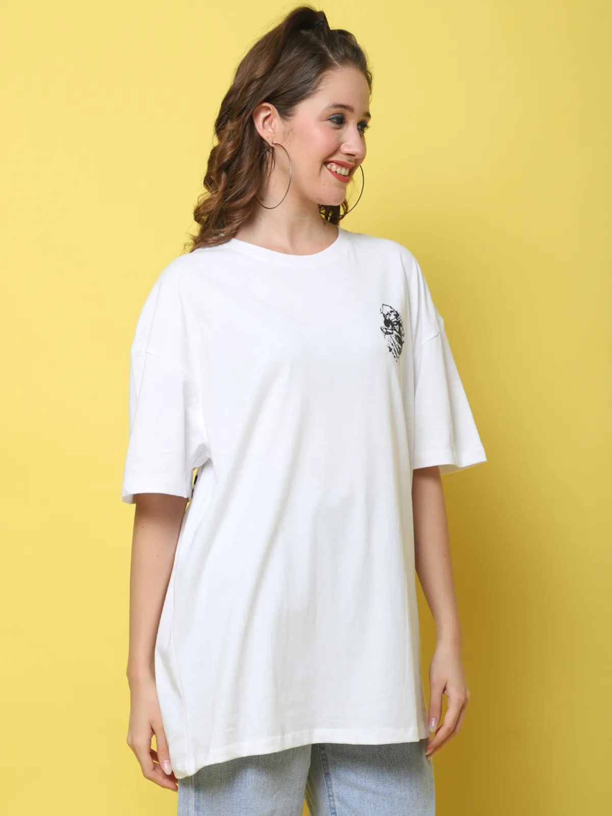 White Cotton Printed Oversized Round Neck T-Shirt For Women - Image 7