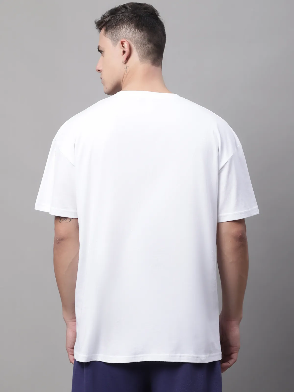 White Cotton Printed Oversized T-Shirt For Men - Image 6