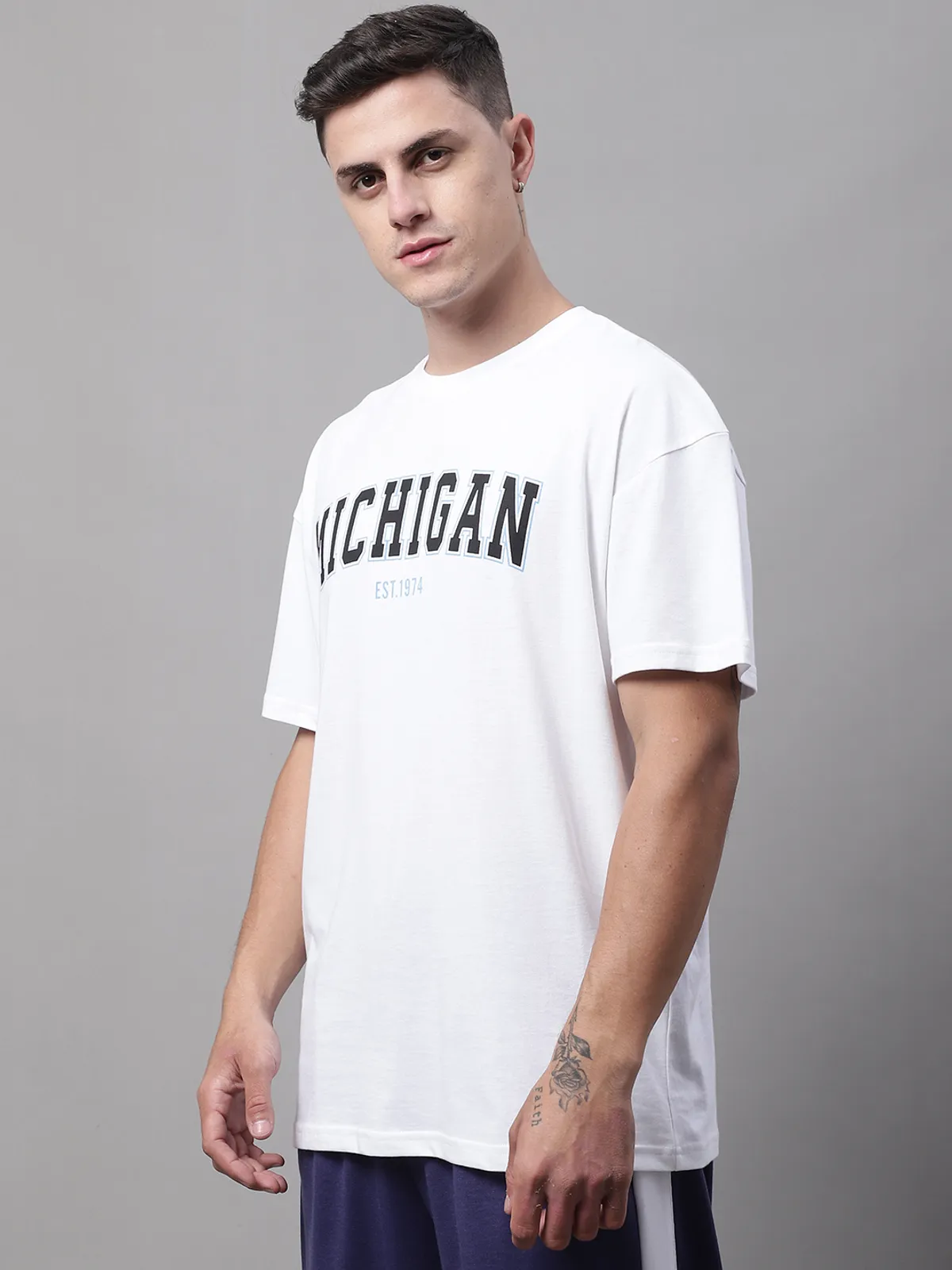 White Cotton Printed Oversized T-Shirt For Men - Image 3