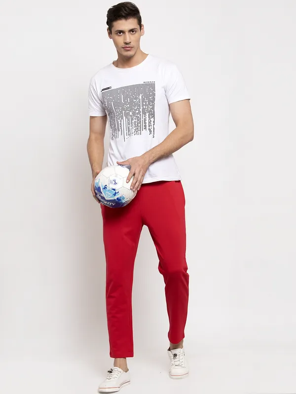 Red Cotton Solid Jogger For Men - Image 5