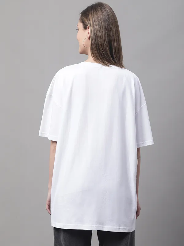 White Cotton Printed Oversized Round Neck T-Shirt For Women - Image 3