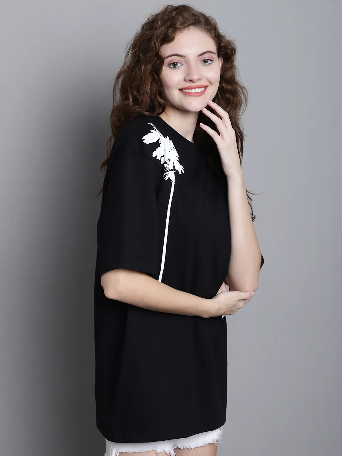 Black Cotton Printed Oversized Round Neck T-Shirt For Women - Image 5