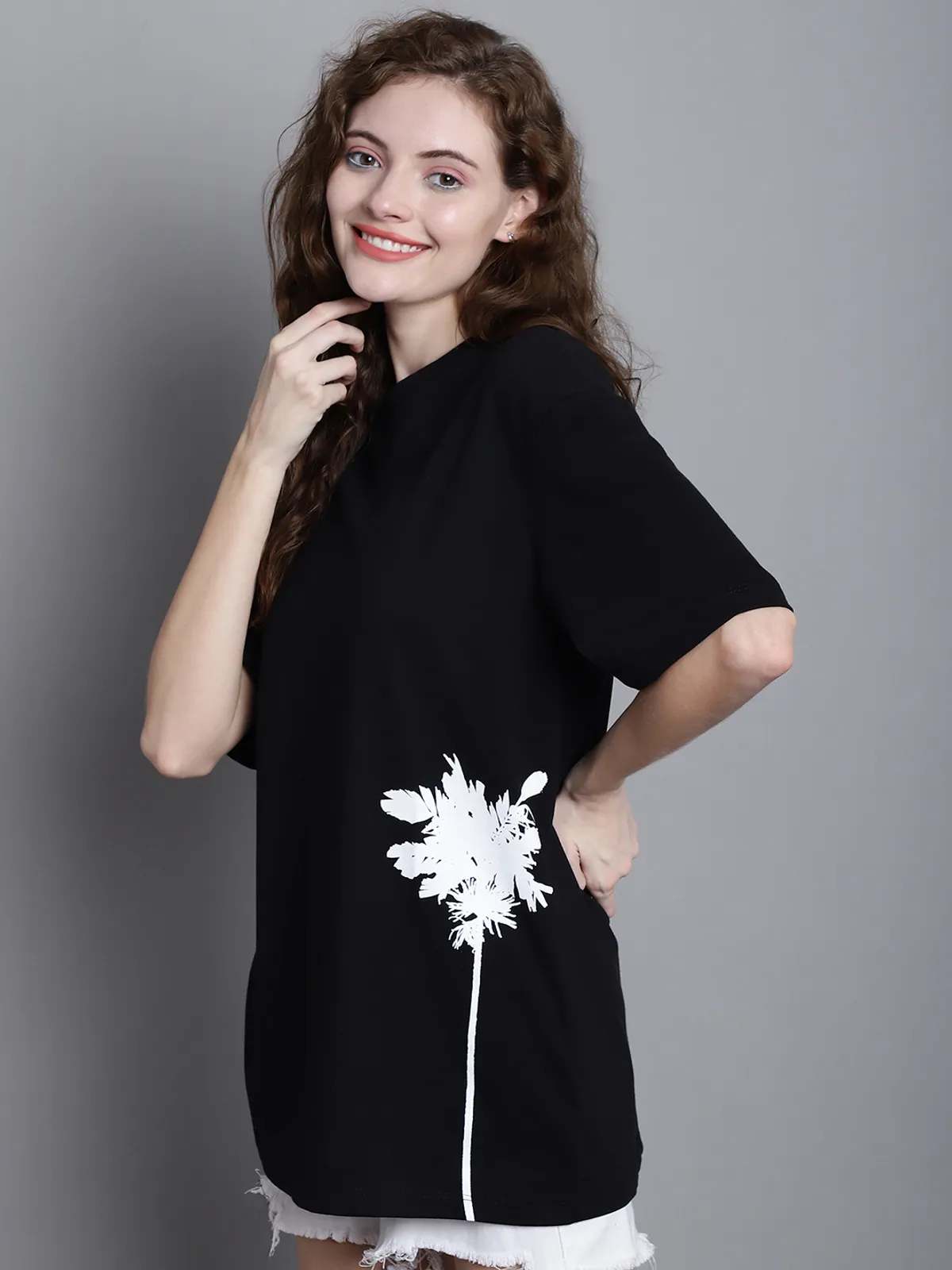 Black Cotton Printed Oversized Round Neck T-Shirt For Women - Image 4