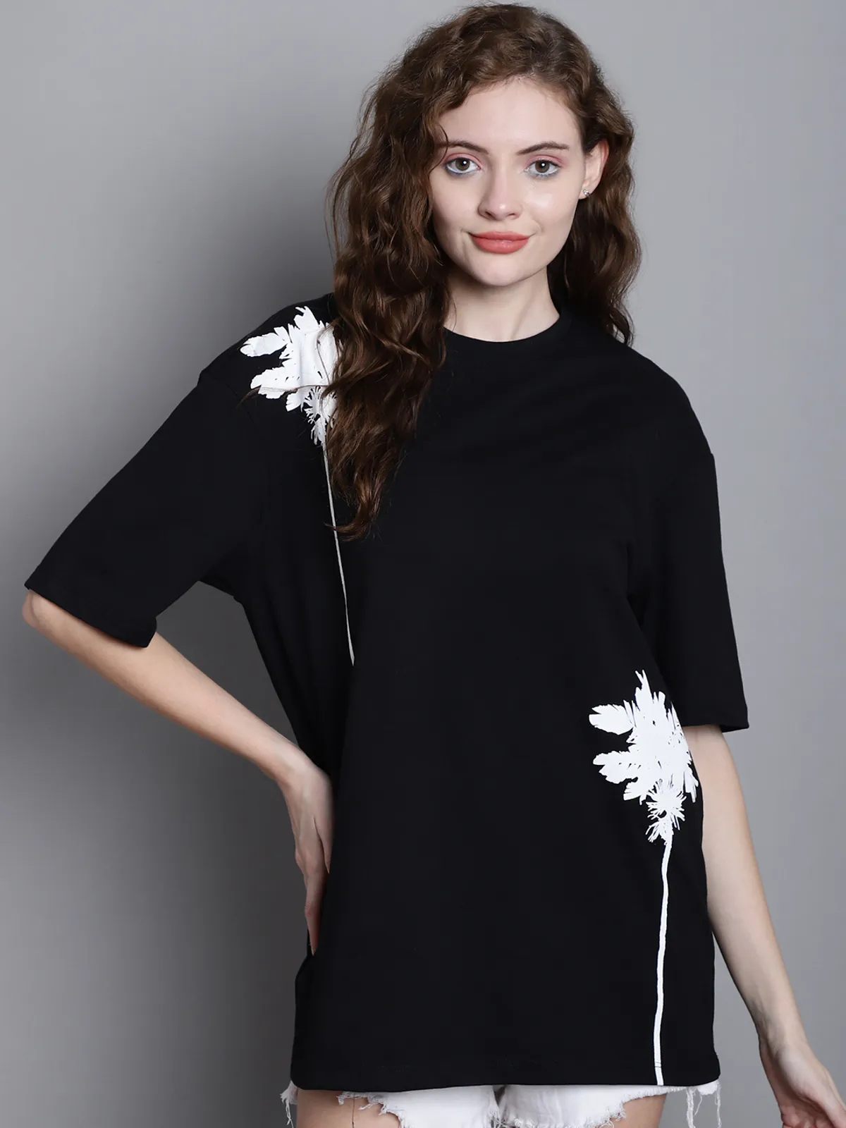 Black Cotton Printed Oversized Round Neck T-Shirt For Women - Image 2
